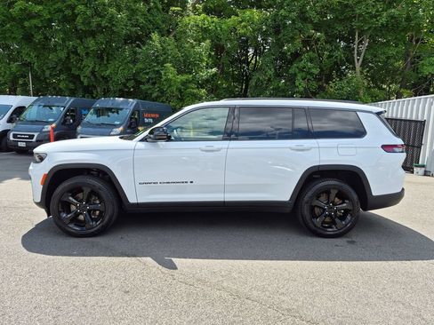 Used 2026 Jeep Grand Cherokee L Limited w/ Limited Altitude Package AWD/4WD image 3