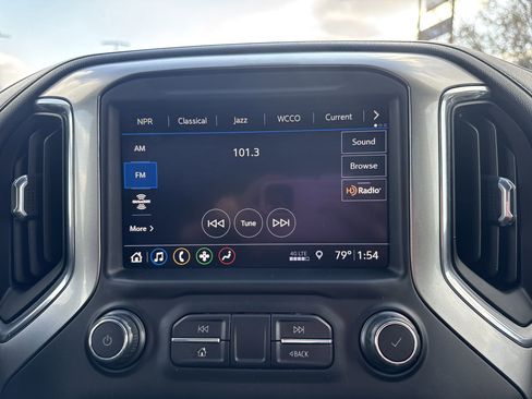 Used 2019 Chevrolet Silverado 1500 RST image 18