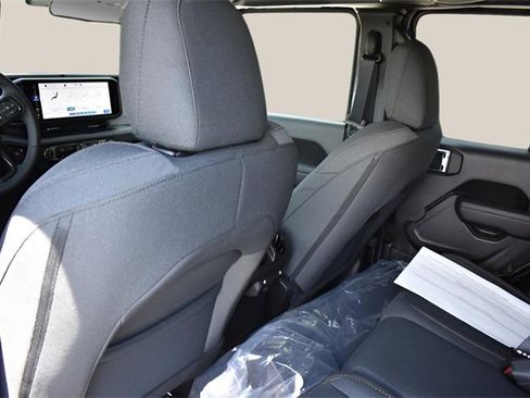 New 2025 Jeep Gladiator Sport image 14