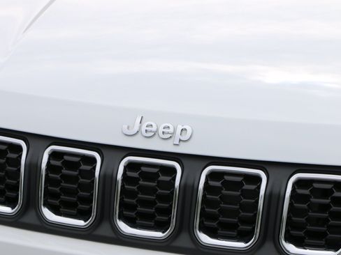 Used 2024 Jeep Compass Sport AWD/4WD image 12