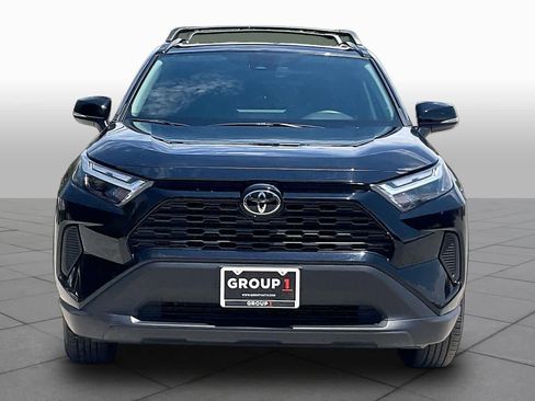 Used 2025 Toyota RAV4 XLE w/ Convenience Package FWD image 4