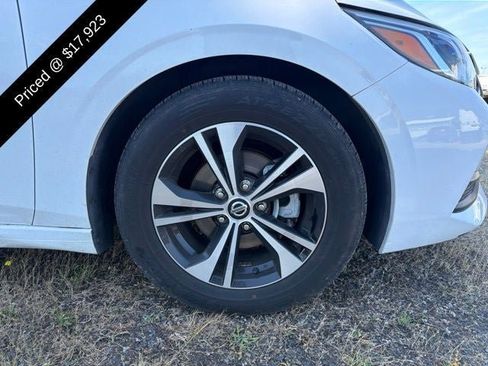 Used 2021 Nissan Sentra SV FWD image 3