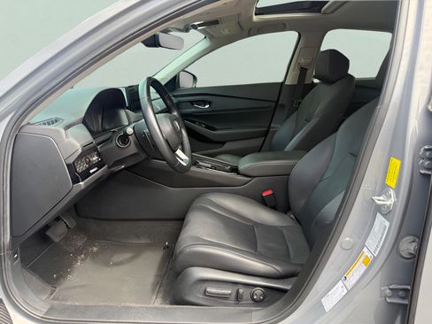 Used 2024 Honda Accord Touring image 9