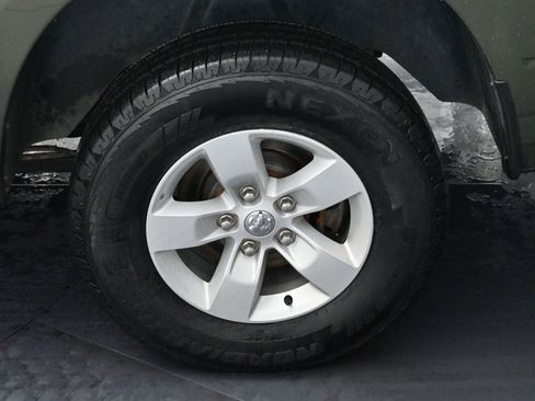 Used 2021 RAM 1500 Classic SLT image 28