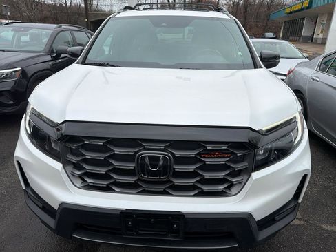 Used 2023 Honda Passport TrailSport image 2