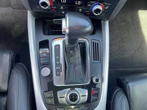 Used 2017 Audi Q5 2.0T Premium Plus w/ Technology Package image 18