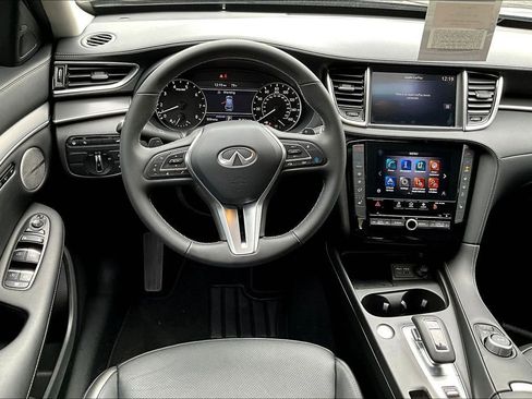 Certified 2025 INFINITI QX50 Luxe image 9