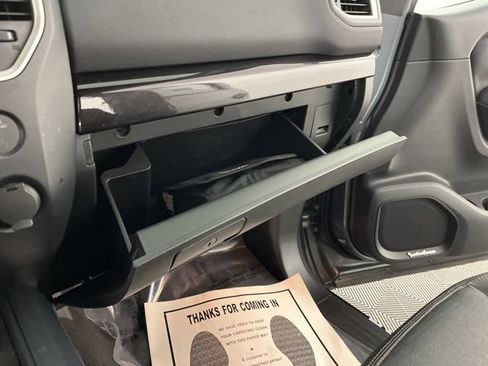 Used 2018 Nissan Titan SL w/ Midnight Edition RWD image 37