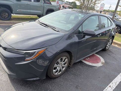 Certified 2025 Toyota Corolla LE image 1