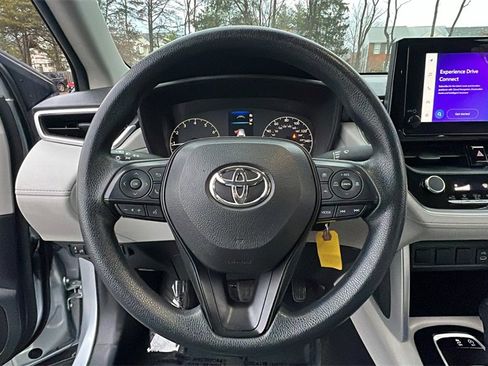 Used 2023 Toyota Corolla Cross L image 26