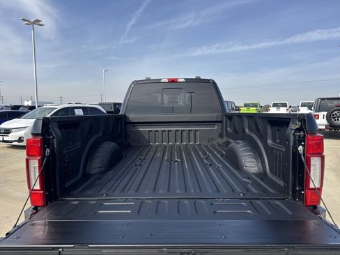 Used 2022 Ford F350 Limited image 8