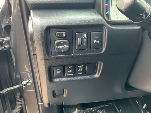 Used 2015 Toyota 4Runner Limited AWD/4WD image 17