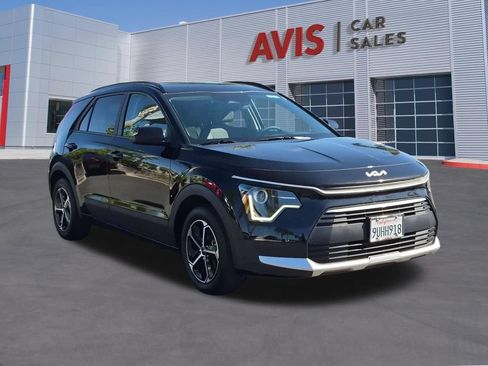 Used 2025 Kia Niro LX FWD image 3