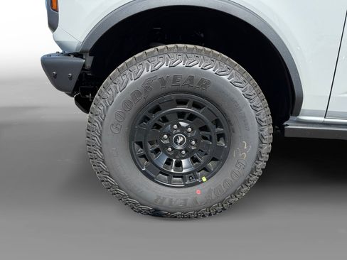 New 2026 Ford Bronco Badlands w/ Sasquatch Package AWD/4WD image 9
