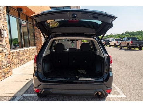 Used 2023 Subaru Forester Premium AWD/4WD image 30