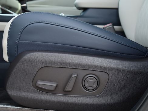 New 2026 Kia Carnival SX w/ SX Dark Edition Package image 23