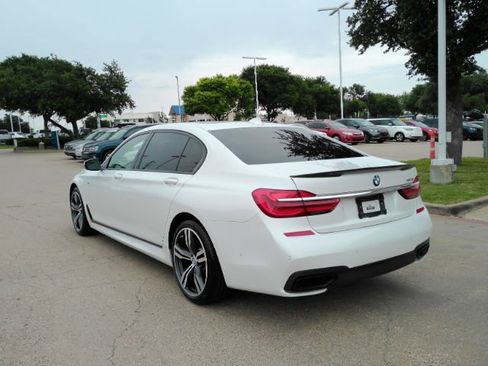 Used 2019 BMW 750i w/ Executive Package RWD image 9