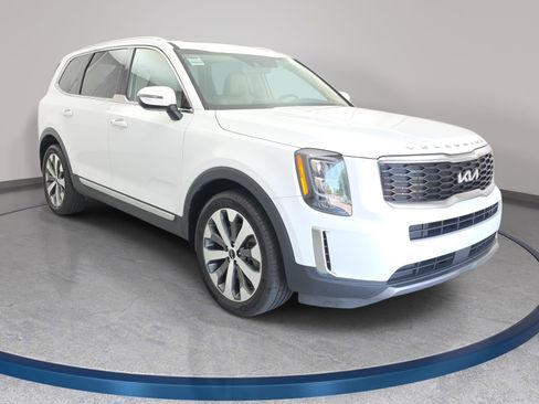 Used 2022 Kia Telluride EX w/ EX Premium Package AWD/4WD image 3