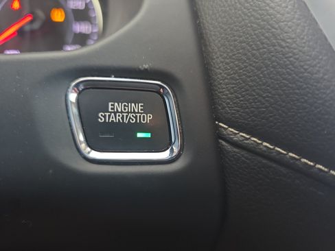 Used 2023 GMC Acadia SLE w/ Driver Convenience Package FWD image 17