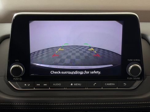 Used 2023 Nissan Rogue SV FWD image 18