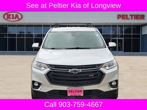 Used 2021 Chevrolet Traverse RS FWD image 2