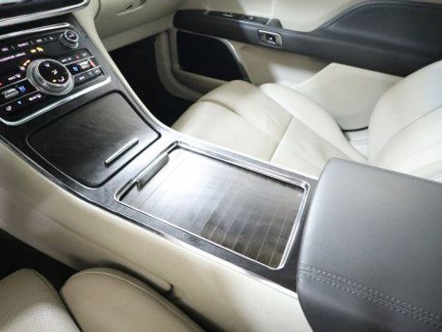 Used 2017 Lincoln Continental Reserve w/ Climate Package image 21