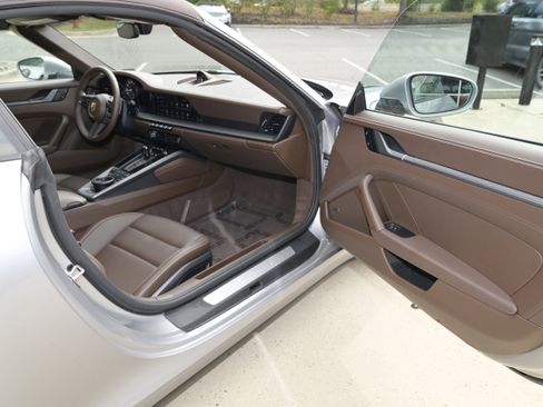 Used 2024 Porsche 911 Carrera S image 37