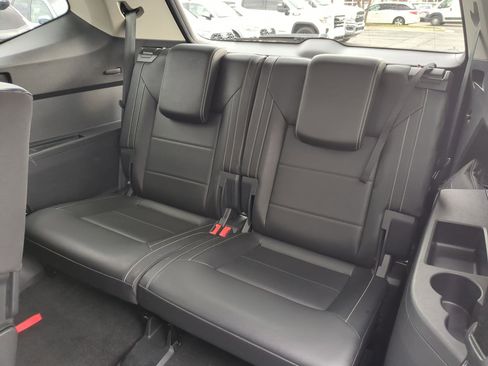 Used 2023 Volkswagen Atlas SE w/ Black Wheel Package image 30