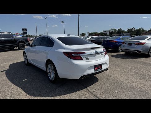 Used 2016 Buick Regal FWD image 8