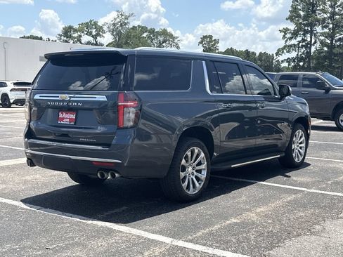 Used 2021 Chevrolet Suburban Premier w/ Premium Package RWD image 5