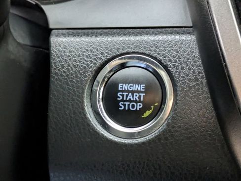 Used 2022 Toyota Camry SE image 18