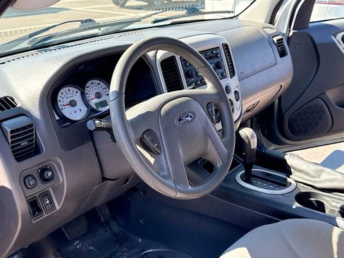 Used 2006 Ford Escape XLT image 4