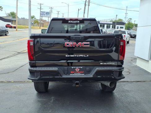 Used 2024 GMC Sierra 2500 Denali w/ Technology Package AWD/4WD image 5