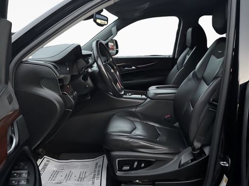 Used 2020 Cadillac Escalade ESV 4WD image 12