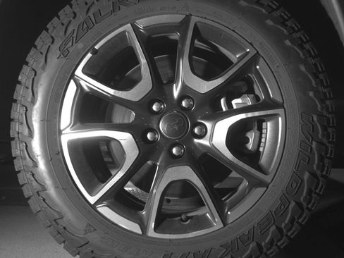 Used 2025 Jeep Compass Trailhawk AWD/4WD image 13