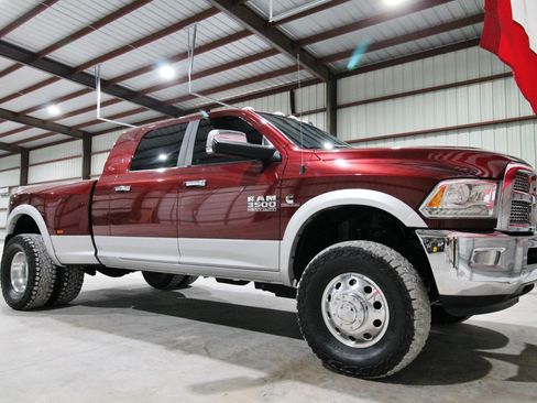 Used 2018 RAM 3500 Laramie image 16
