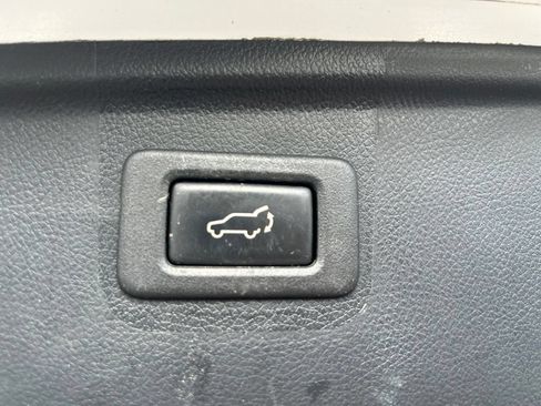 Used 2016 Subaru Outback 2.5i Premium AWD/4WD image 12