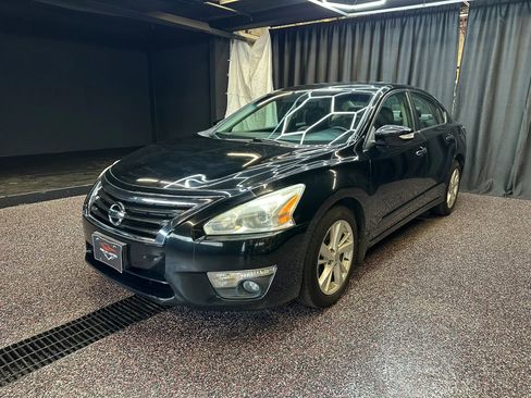 Used 2015 Nissan Altima 2.5 SL w/ Technology Package image 3