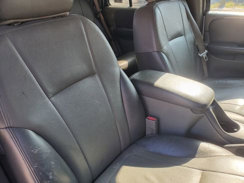 Used 2002 Chevrolet TrailBlazer LTZ image 39