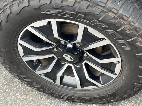 Certified 2020 Toyota Tacoma TRD Sport image 14