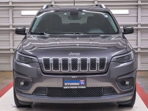 Used 2019 Jeep Cherokee Latitude Plus w/ Comfort/Convenience Group FWD image 4