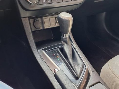 Used 2016 Toyota Corolla LE FWD image 17