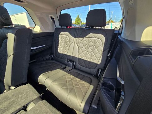 Used 2024 BMW X7 xDrive40i image 43