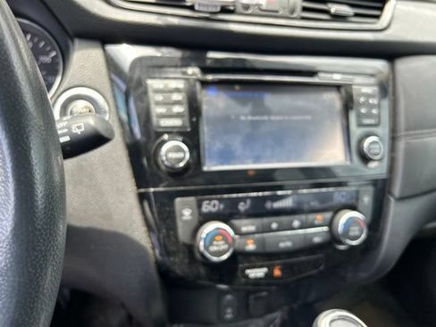 Used 2017 Nissan Rogue SL w/ SL Premium Package FWD image 28