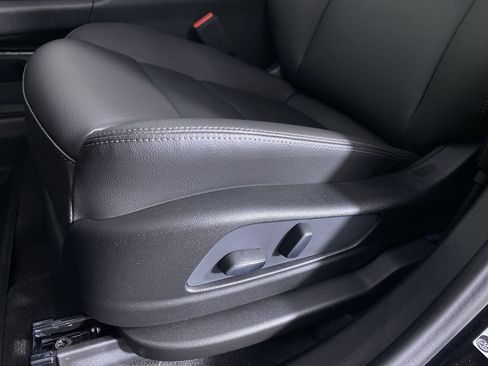 New 2026 Cadillac XT5 Luxury w/ LPO, Floor Liner Package image 9