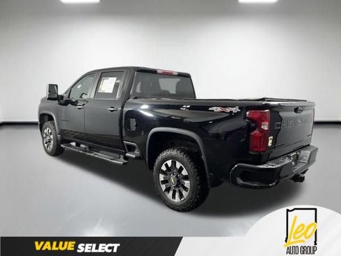 Used 2021 Chevrolet Silverado 2500 Custom w/ Custom Value Package AWD/4WD image 4