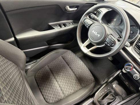 Used 2022 Kia Rio S FWD image 9