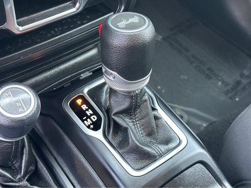 Used 2022 Jeep Wrangler Unlimited Sport AWD/4WD image 28