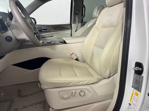 Used 2024 Cadillac Escalade Sport Platinum w/ Heavy-Duty Trailer Package AWD/4WD image 12