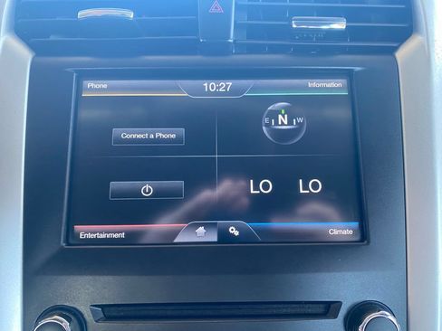 Used 2016 Ford Fusion SE FWD image 16